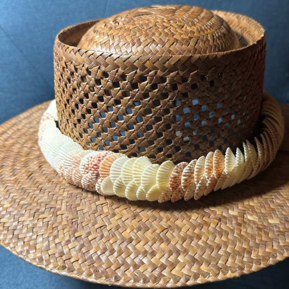 Other - Authentic Shell Lei Pāpale